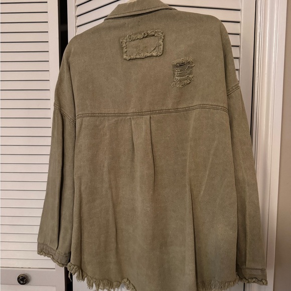 POL Olive Distressed Shacket - Picture 3 of 4